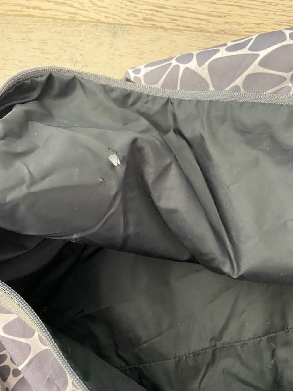 LeSportsac XL Weekender Travel Bag Grey Lightweight Carry-On Overnight - Picture 11 of 13